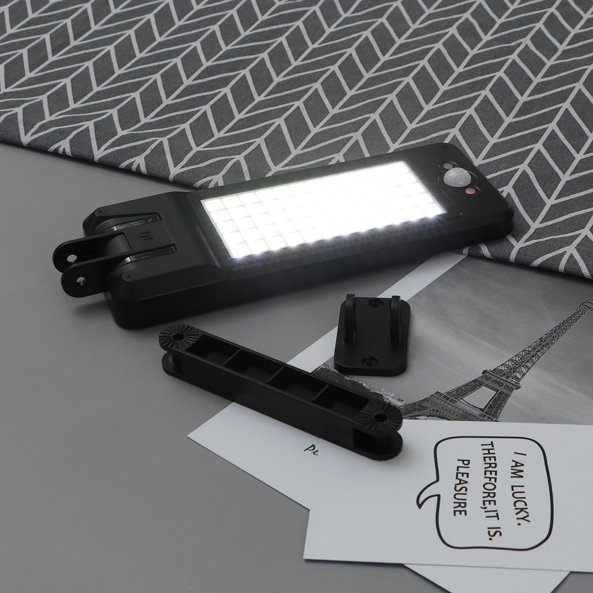 Solar Powered Wall Lamp 60 Lum - Pool Light Solar Rechargeable recension och pris